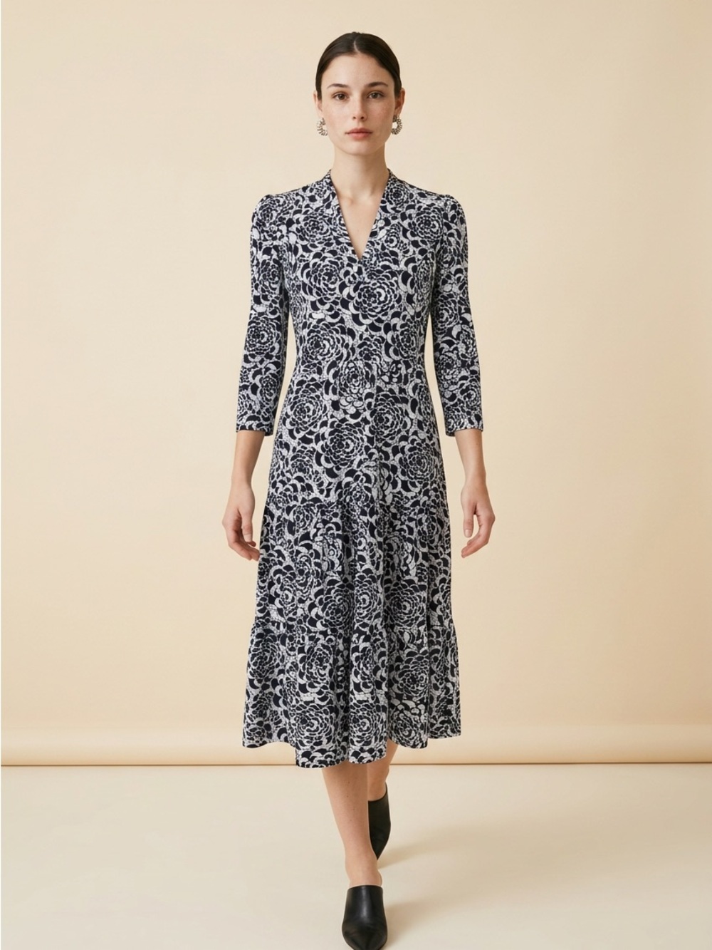 Jude Connally Abstarcr Floral Print V-Neck Midi Dress in Navy and White